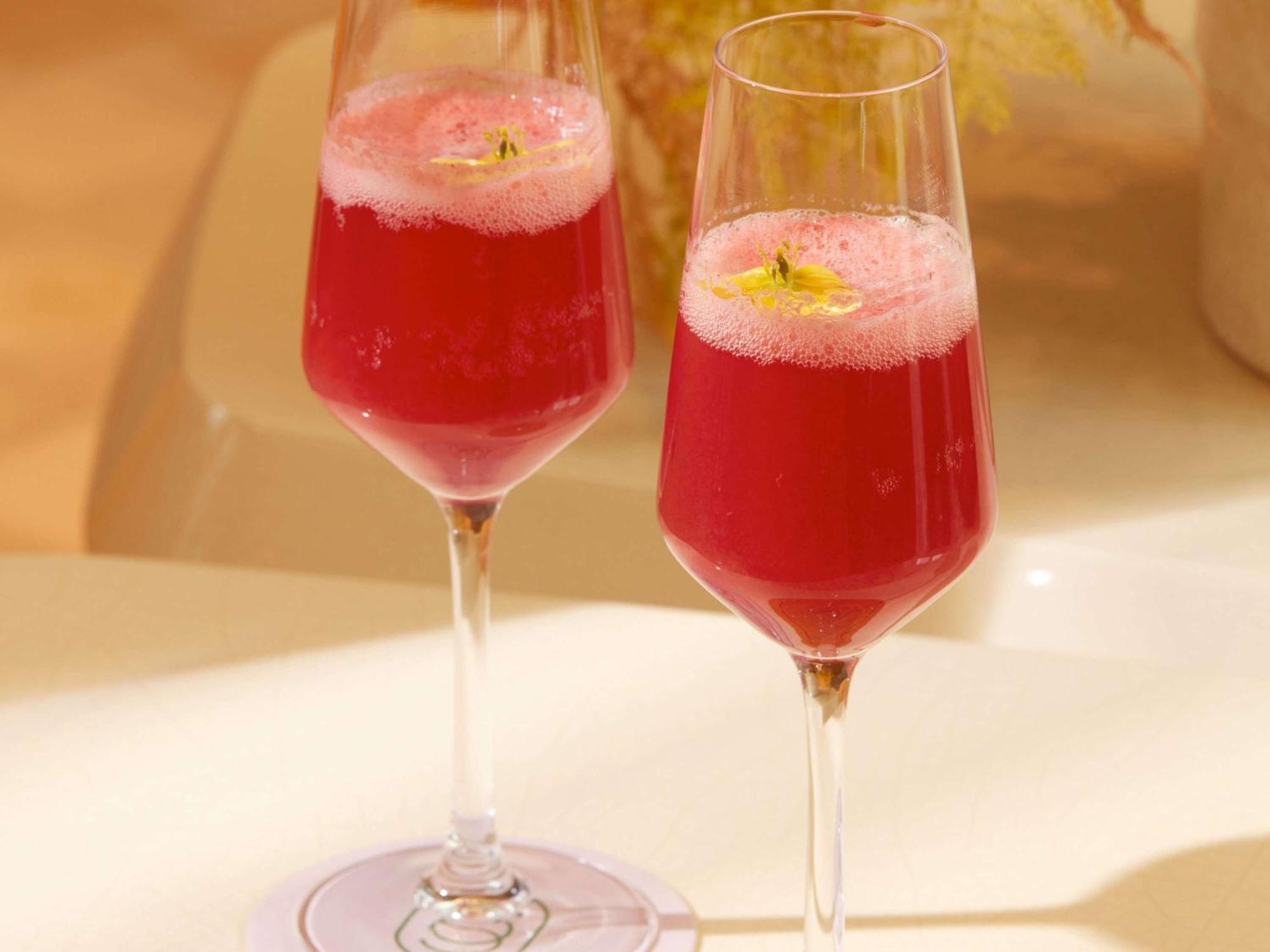 So/ Paris Hotel 외부 사진 A Kir Royale