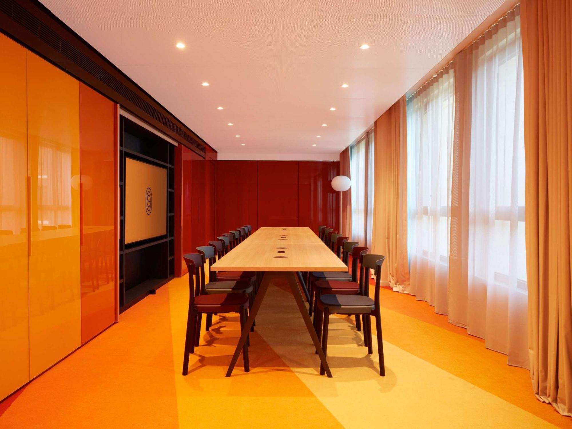 So/ Paris Hotel 외부 사진 The boardroom at the headquarters of the European Anti-fraud Authority