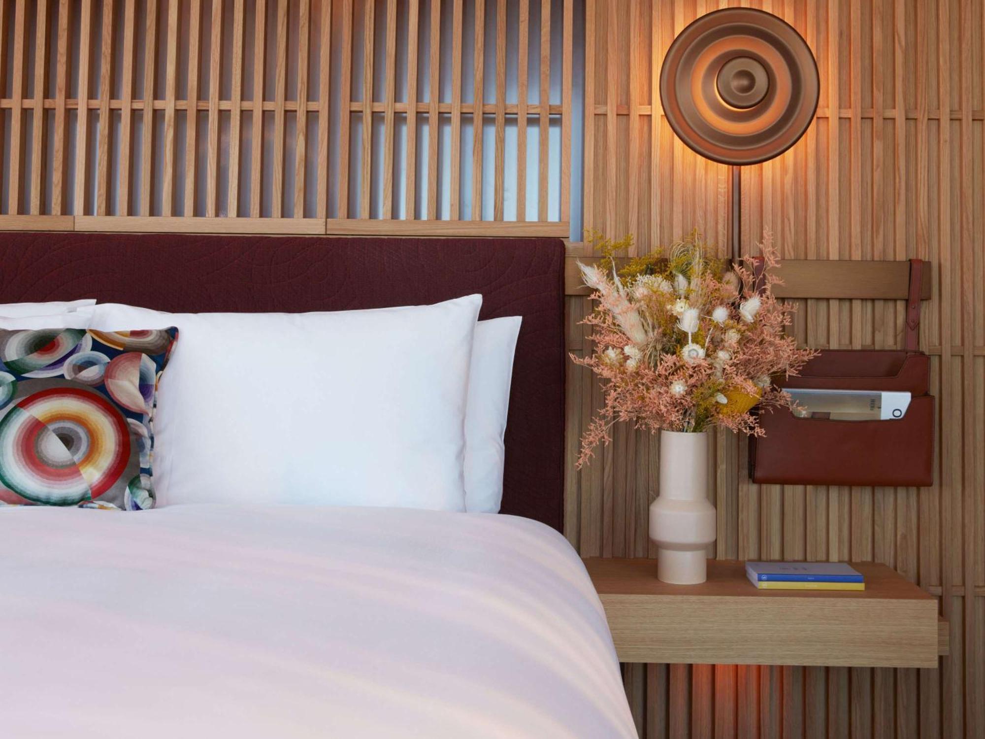 So/ Paris Hotel 외부 사진 A bedroom at the hotel